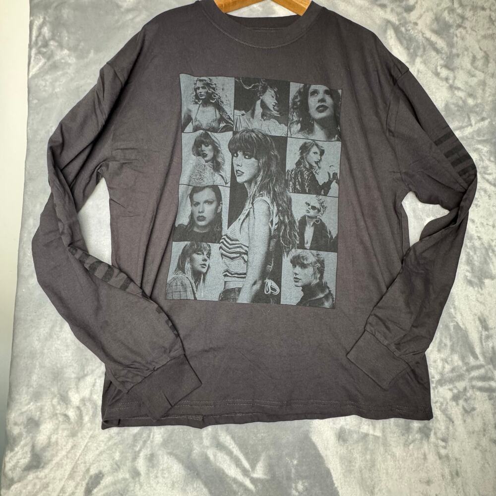 Taylor Swift Eras Tour Crewneck Sweater Womens Medium Black Official Merch Music